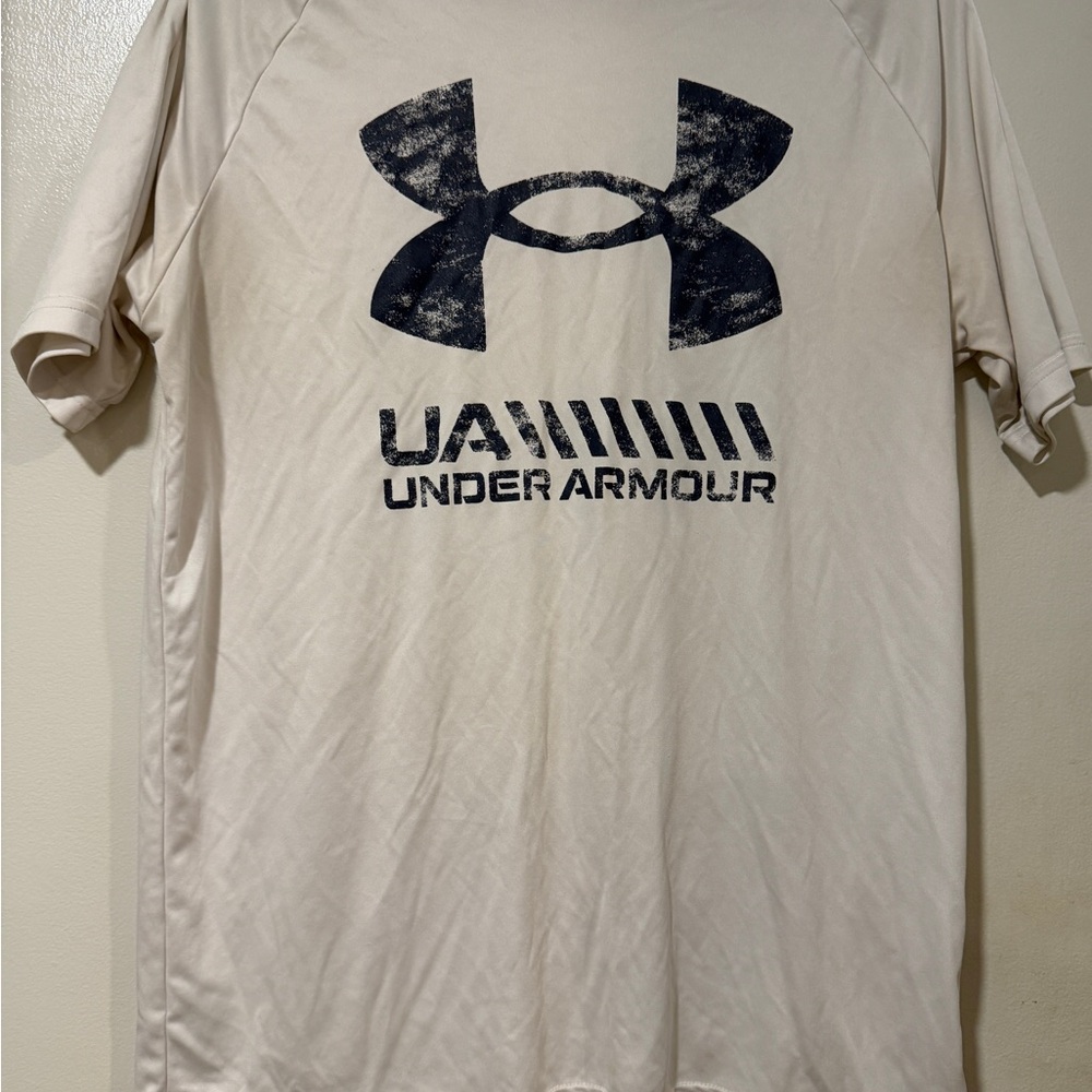 Under Armour Graphic T-Shirt – Men’s LG (Off-White)